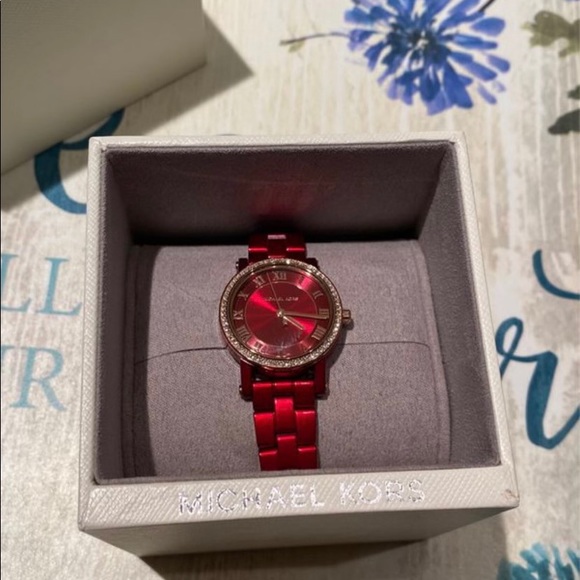 michael kors watch - Picture 2 of 3